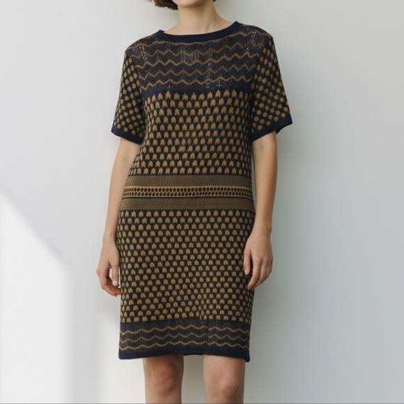 Romeo & Juliet Couture Dresses & Skirts - Romeo + Juliet - Patterned Knit Midi Dress Yellow & Navy EUC